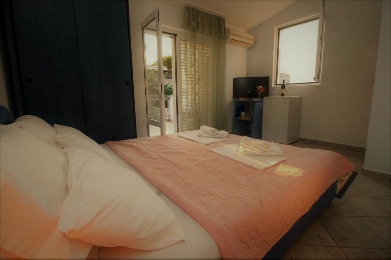 Apartments Mitrovici Milocer Sveti Stefan Ngoại thất bức ảnh